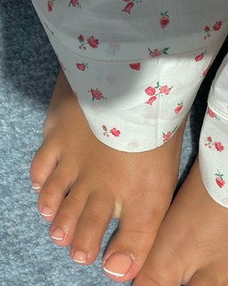 Molly-Mae Hague feet photo thumbnail