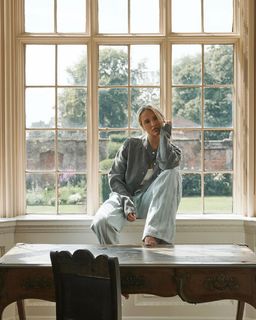 Molly-Mae Hague feet photo thumbnail