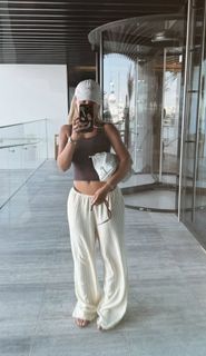 Molly-Mae Hague feet photo thumbnail