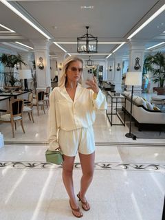 Molly-Mae Hague feet photo thumbnail