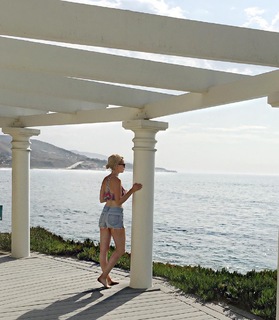 Molly McCook feet photo 4
