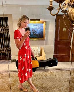Molly McCook feet photo 8