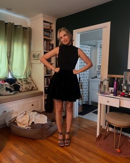 Molly McCook feet photo 9