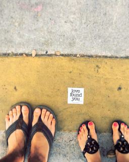 Molly McGrath feet photo thumbnail