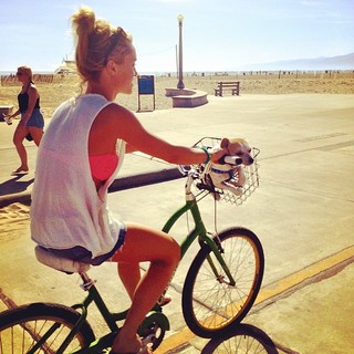 Molly McGrath feet photo thumbnail