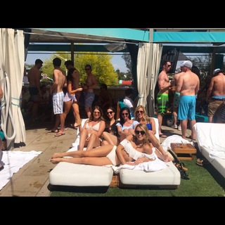 Molly McGrath feet photo thumbnail