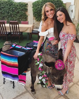 Molly McGrath feet photo thumbnail