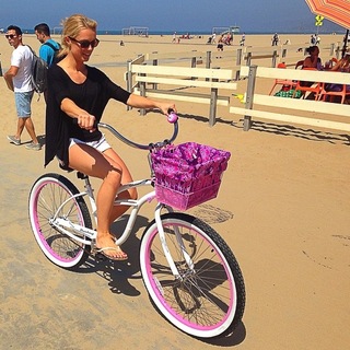 Molly McGrath feet photo thumbnail