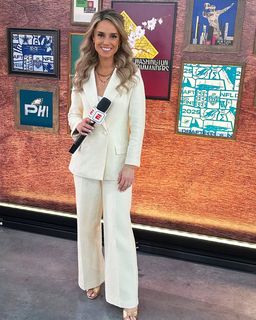 Molly McGrath feet photo thumbnail