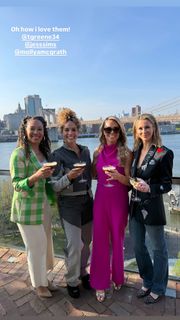 Molly McGrath feet photo thumbnail