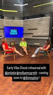 Molly McGrath feet photo thumbnail