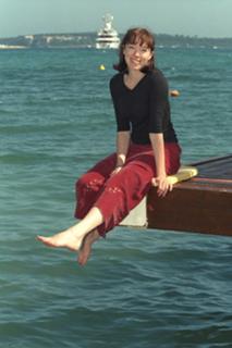 Molly Parker feet photo thumbnail