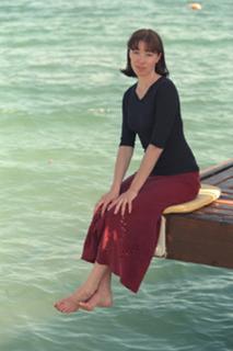 Molly Parker feet photo thumbnail