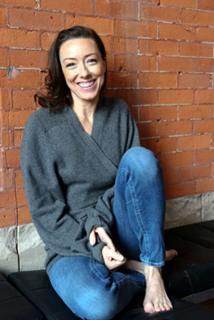 Molly Parker feet photo thumbnail