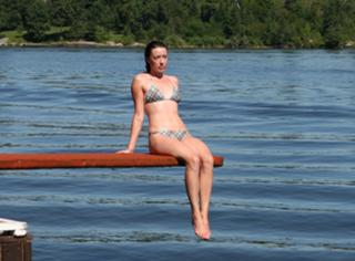 Molly Parker feet photo thumbnail