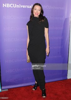 Molly Parker feet photo thumbnail