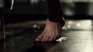Molly Parker feet photo thumbnail