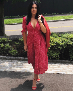 Molly Qerim feet photo thumbnail