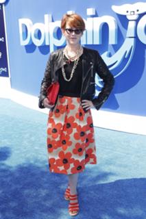 Molly Ringwald feet photo thumbnail