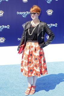 Molly Ringwald feet photo thumbnail