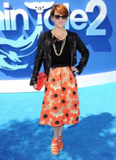 Molly Ringwald feet photo thumbnail