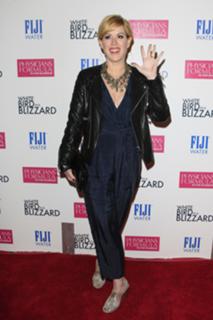 Molly Ringwald feet photo thumbnail