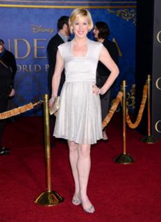 Molly Ringwald feet photo thumbnail