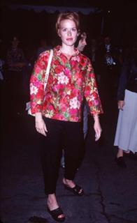 Molly Ringwald feet photo thumbnail
