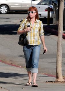 Molly Ringwald feet photo thumbnail