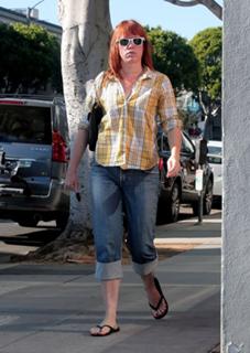 Molly Ringwald feet photo thumbnail