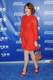 Molly Ringwald feet photo thumbnail