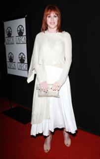 Molly Ringwald feet photo thumbnail