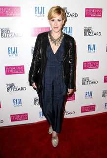 Molly Ringwald feet photo thumbnail