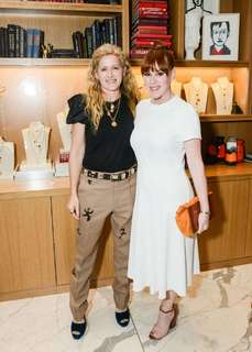 Molly Ringwald feet photo thumbnail