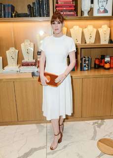 Molly Ringwald feet photo thumbnail