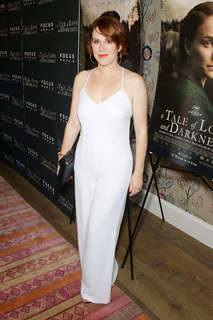 Molly Ringwald feet photo thumbnail