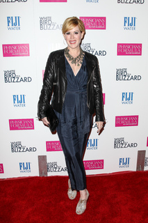 Molly Ringwald feet photo thumbnail