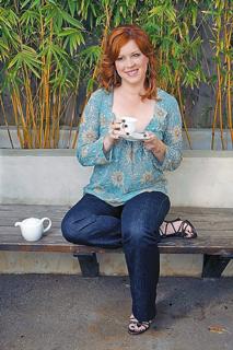 Molly Ringwald feet photo thumbnail