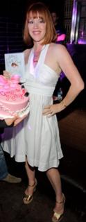 Molly Ringwald feet photo thumbnail