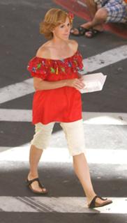 Molly Shannon feet photo thumbnail