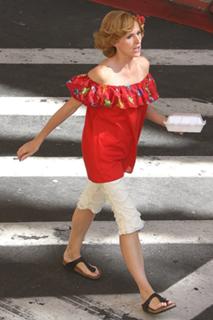 Molly Shannon feet photo thumbnail