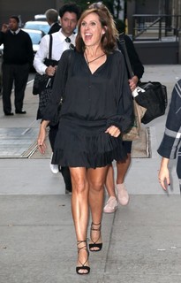 Molly Shannon feet photo thumbnail