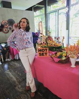 Molly Shannon feet photo thumbnail