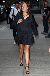 Molly Shannon feet photo thumbnail