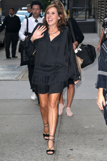 Molly Shannon feet photo thumbnail