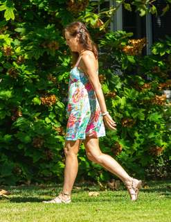 Molly Shannon feet photo thumbnail