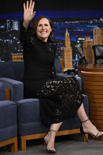 Molly Shannon feet photo thumbnail