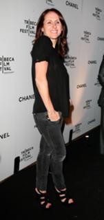 Molly Shannon feet photo thumbnail