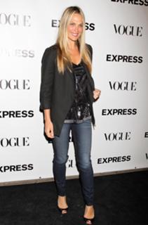 Molly Sims feet photo thumbnail