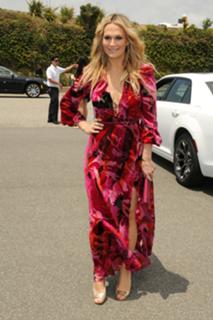 Molly Sims feet photo thumbnail